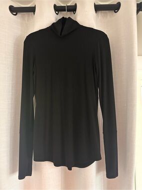 lululemon athletica Black Long-Sleeve Mock Neck Top
